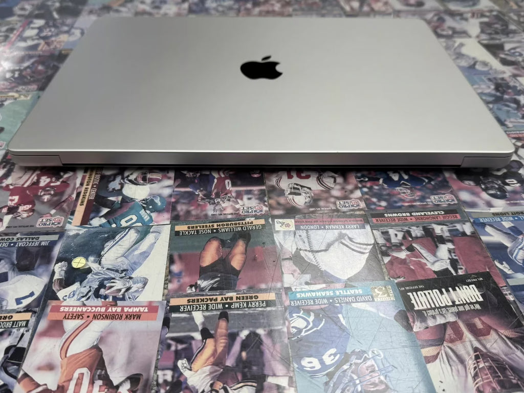 MacBook Pro 16鈥?2023 A278p 16GB 512GB M2 Pro Laptop Cycle Count 129 7P23