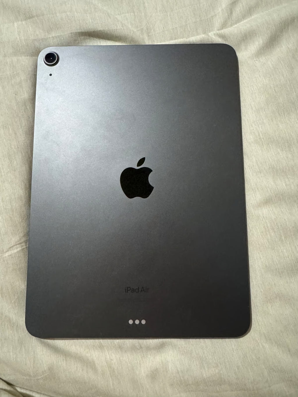 iPad Air 5th gen 8A52