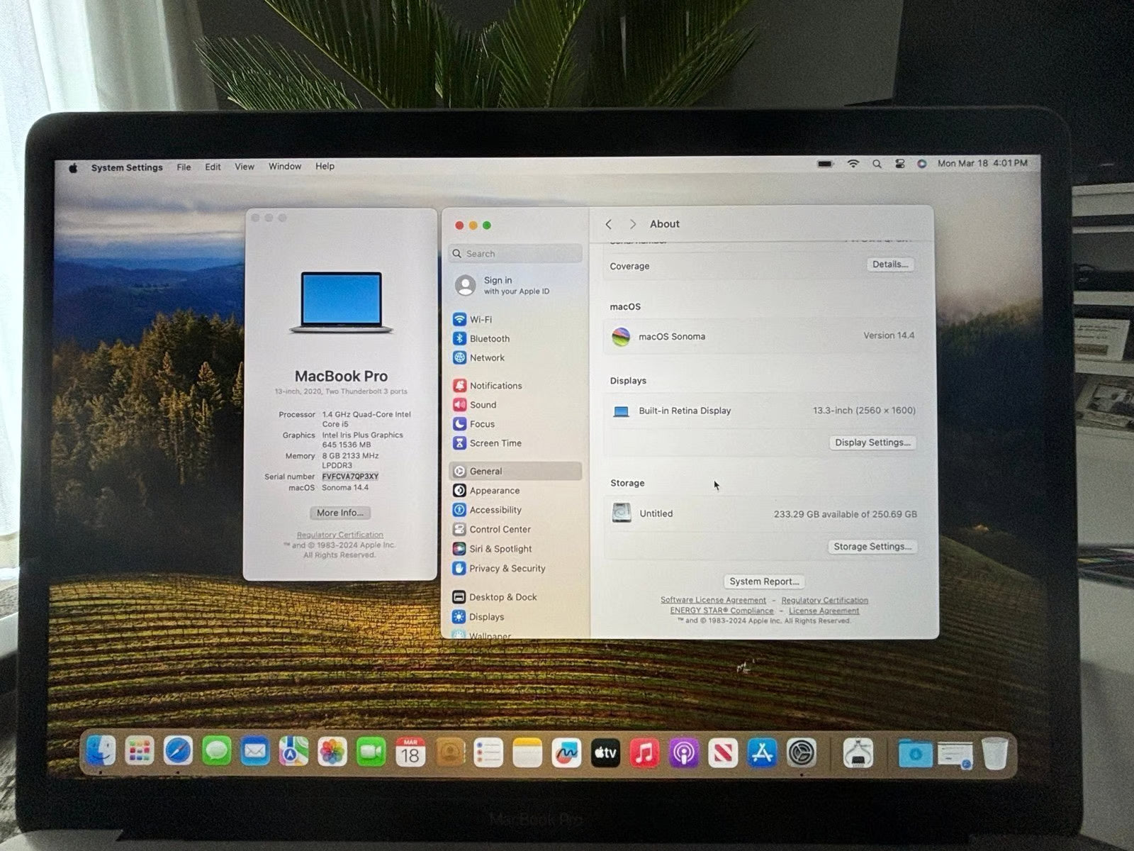 MacBook Pro 2020 open box 1S63