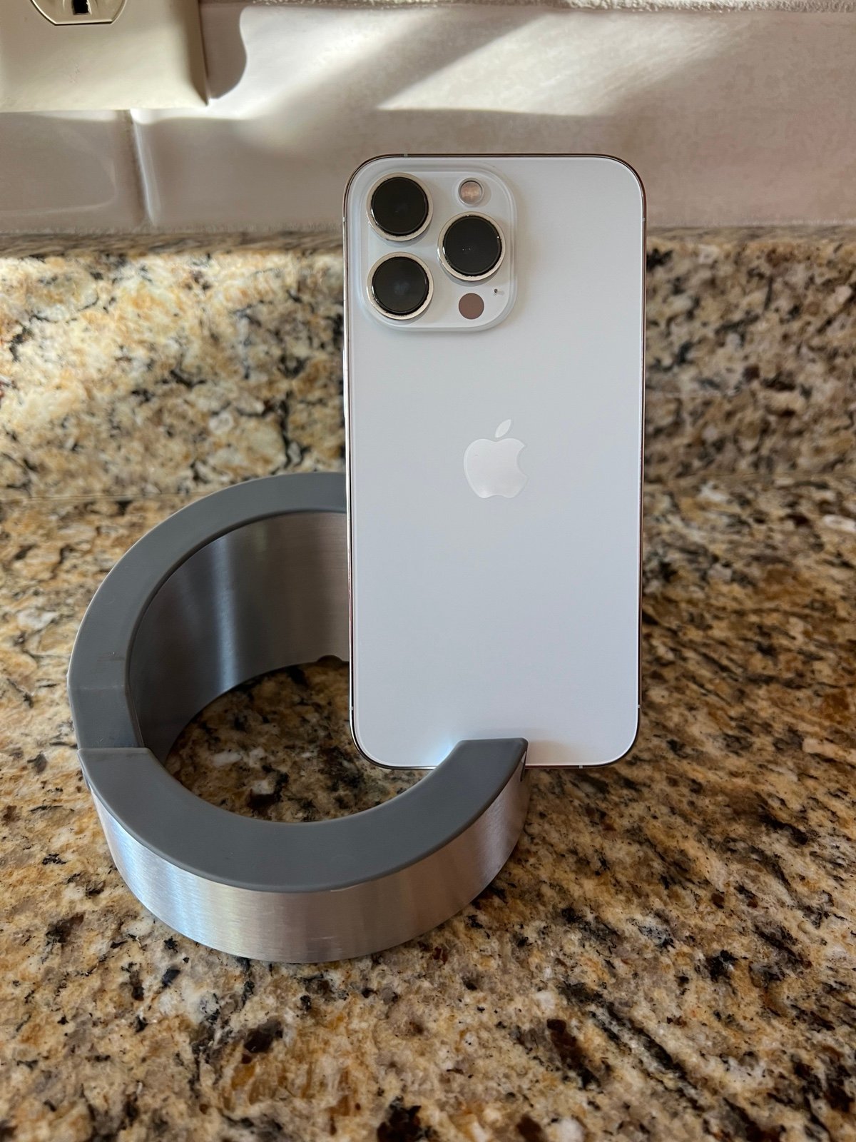 Apple iPhone 13 Pro 128 GB in Silver for Unlocked 8Y81