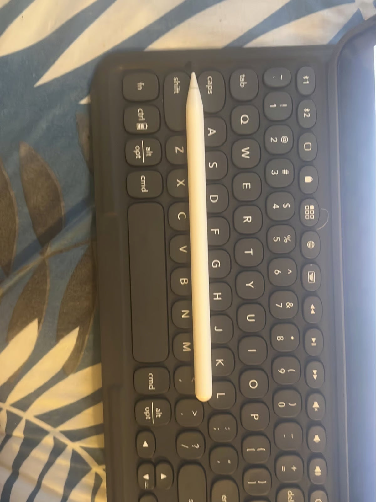 Apple iPad Air 5th Generation 64 GB in Space Gray 3Y32