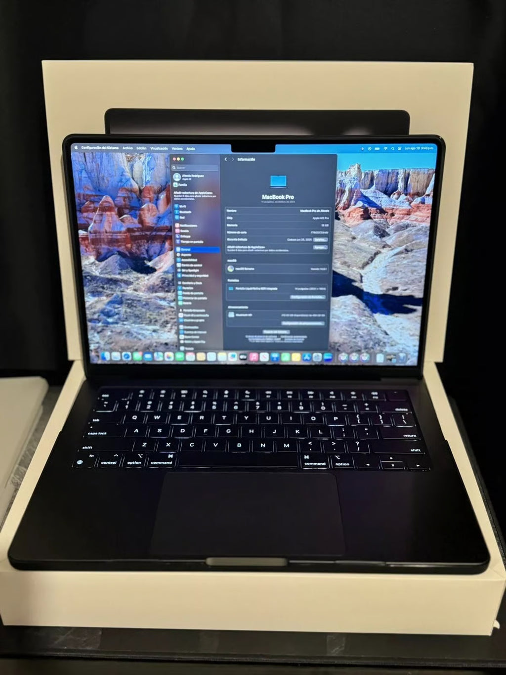 MacBook Pro 14 Nov 2023 M3 Pro 11-Core / 14-Core GPU 18GB 512GB Space Black 2N11