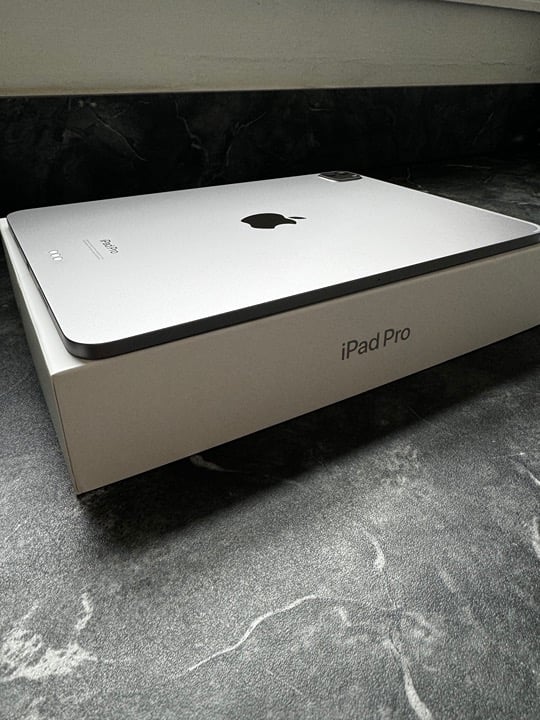 iPad Pro 11-inch 4th Generation (M2) 128GB Space Gray 7D21