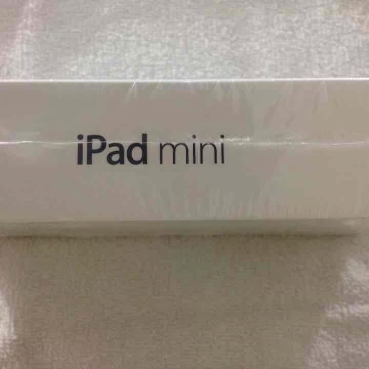 *NEW* Apple 1st Gen iPad Mini Wi-Fi 16GB White & Silver 5X11