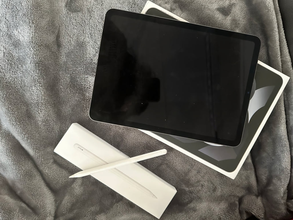 ipad air 5th generation and Apple Pencil 2A82