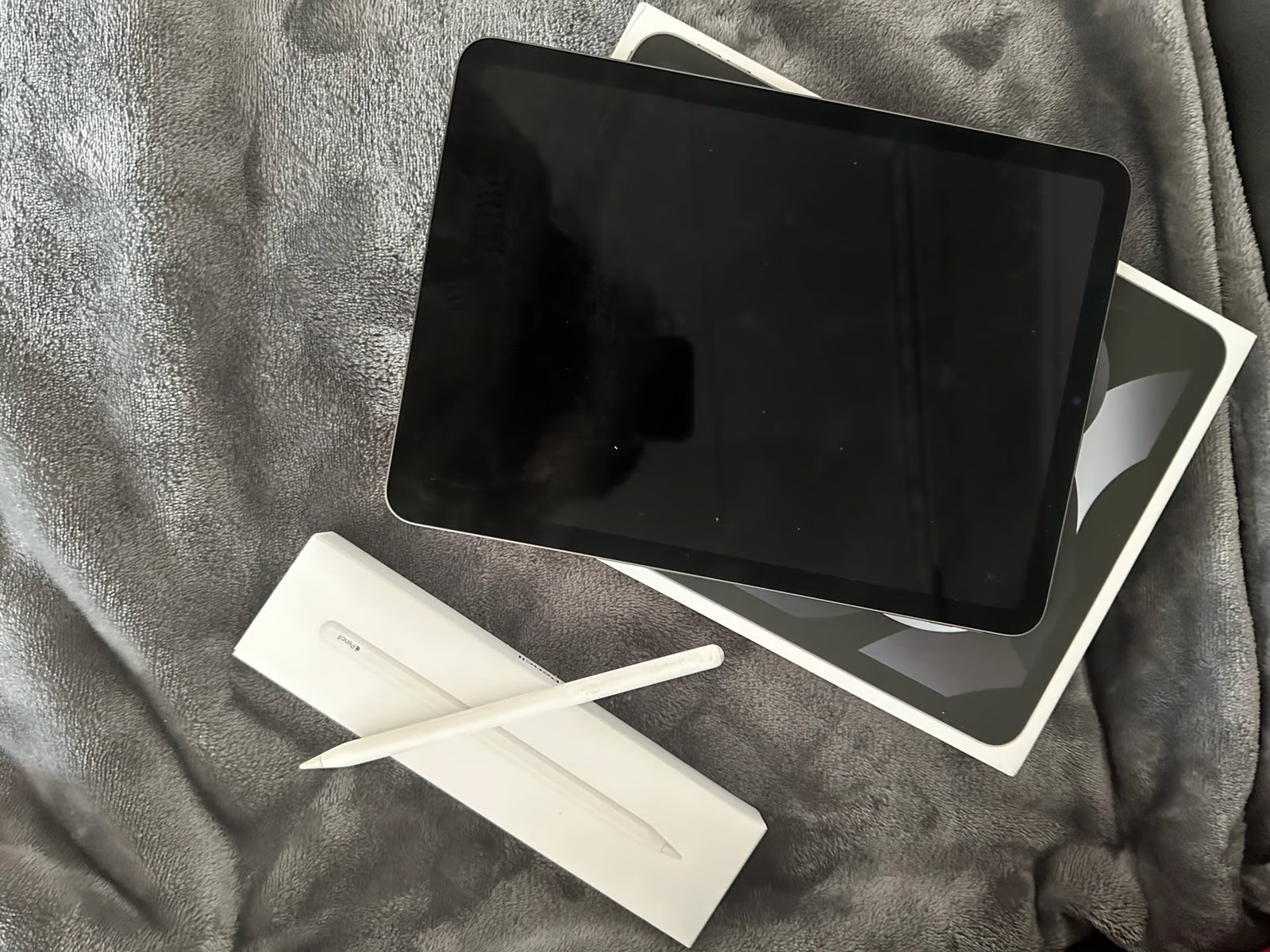 ipad air 5th generation and Apple Pencil 2A82
