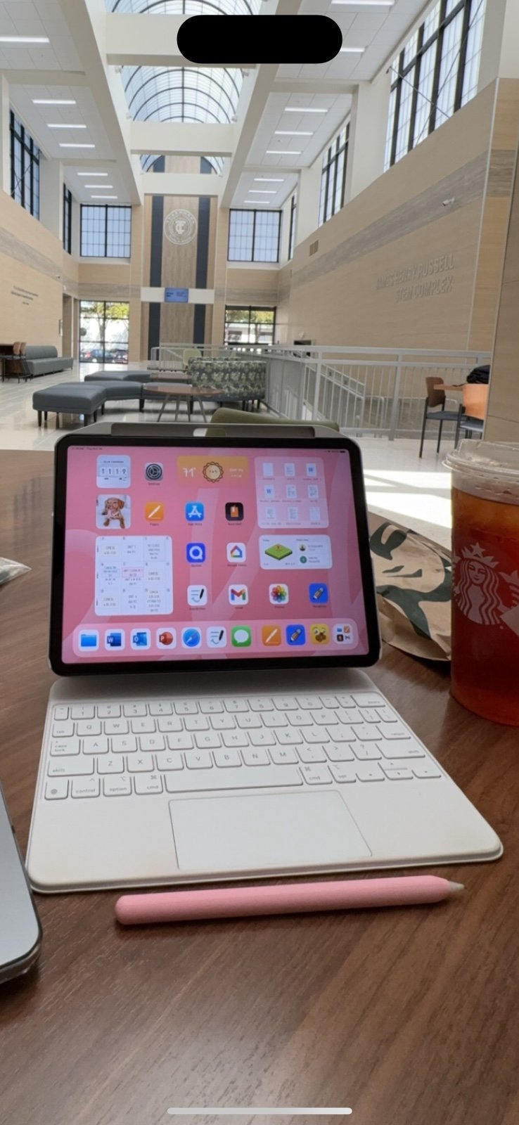 ipad pro 11 inch 4th generation bundle with Magic Keyboard and Apple Pencil 8R79