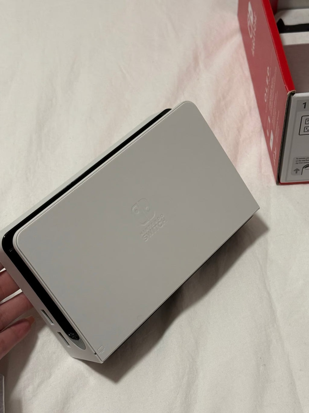 Nintendo Switch OLED custom pink white 7M13