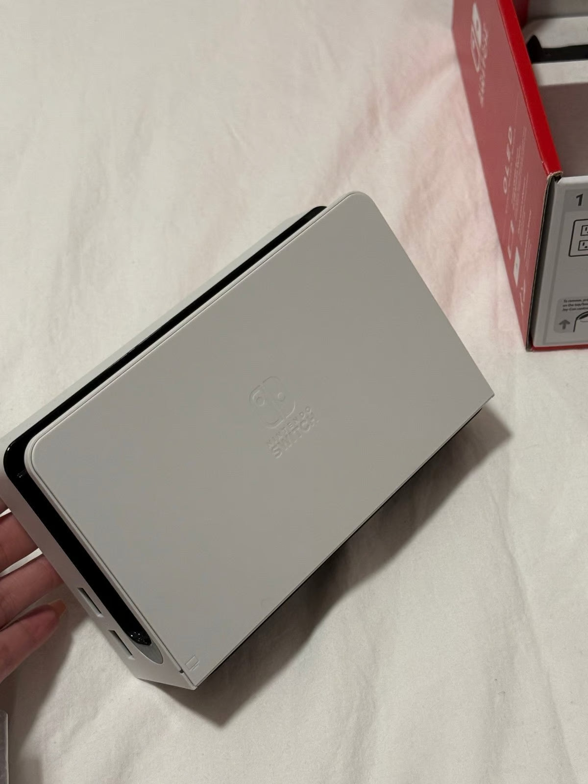 Nintendo Switch OLED custom pink white 7M13