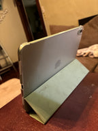 iPad Air Wi-Fi 64GB - Green (4th Generation) with case UNLOCKED 8L22
