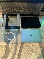 Apple MacBook Pro with Touch Bar screen !! 2W72