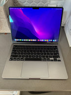 Apple Macbook Air 13in.  M2 3.49 GHz  256GB SSD 8G86