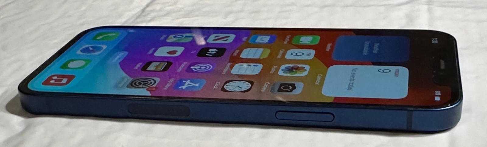 iPhone 12 64 GB Unlocked 85% Battery Health 5M65