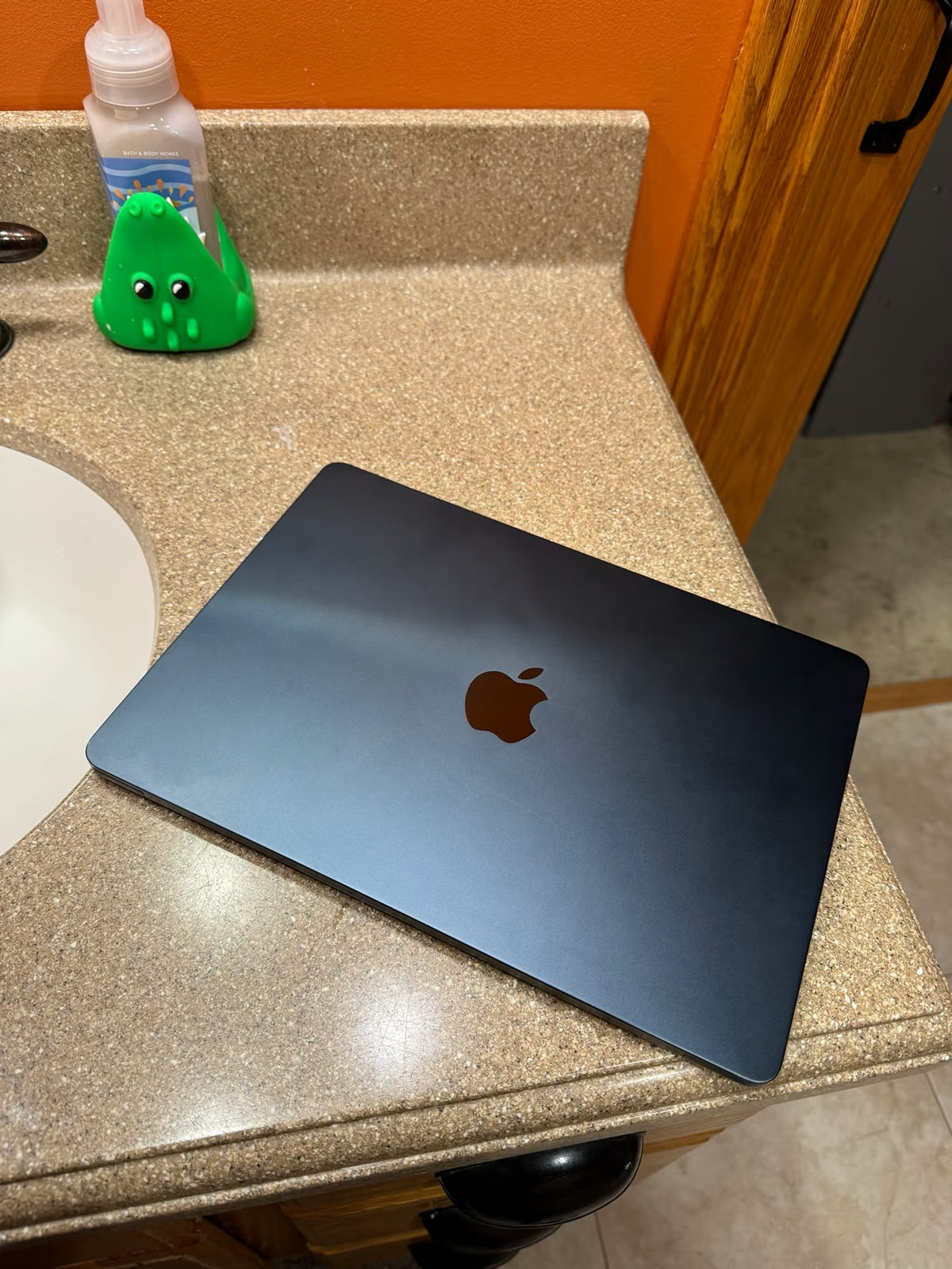 2022 MacBook Air 13 inch M2 6S59