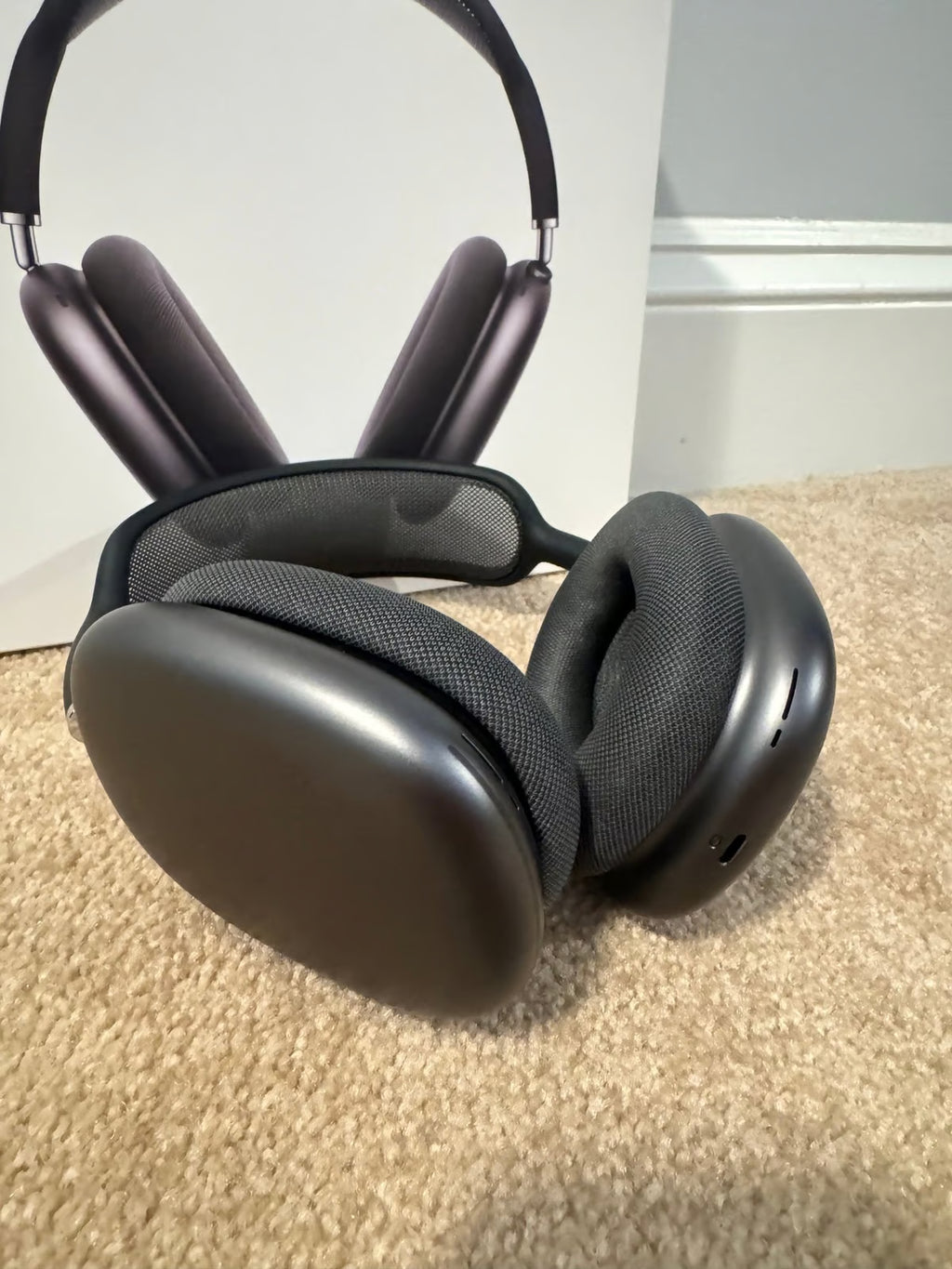 Apple AirPods Max with Smart Case in Space Gray LIKE NEW! 5Y79