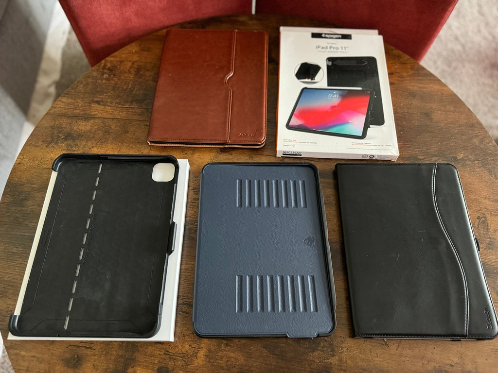 Apple iPad Pro 1st Generation 64 GB in Space Gray with Magic Keyboard 3B79