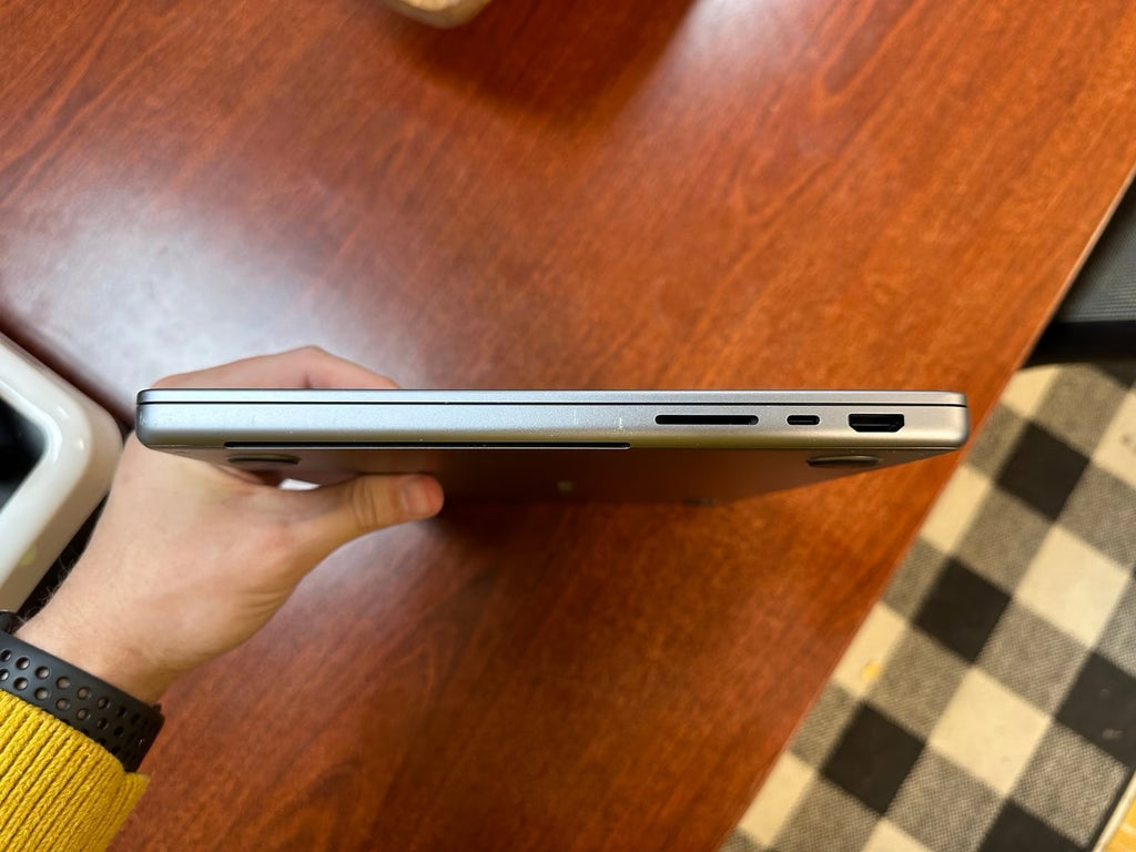 MacBook Pro M1 Pro 10-Core CPU and 16-Core GPU 14 Inch (Late 2021) 1TB SSD 6H76