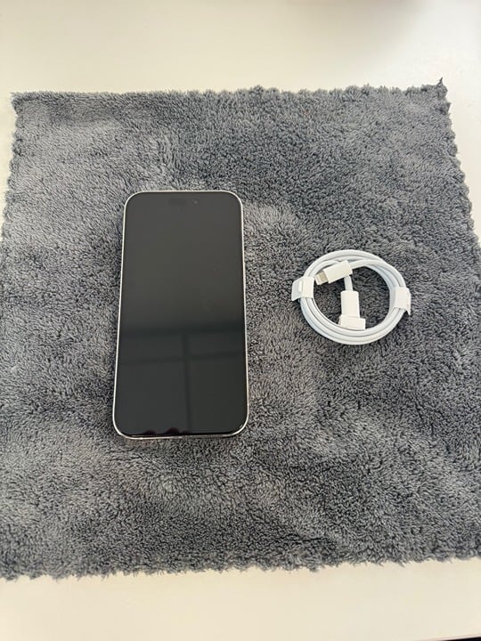 iPhone 14 Pro | Unlocked - No SIM Restrictions | 256 GB | White/Silver 5Y59