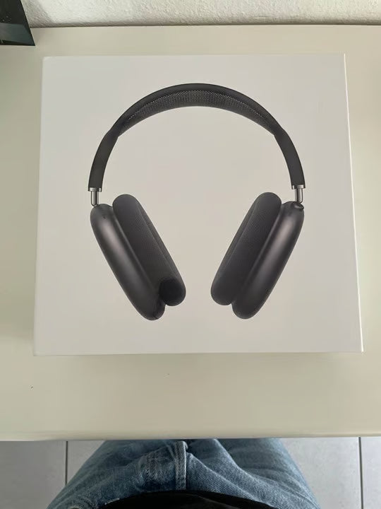 Apple AirPods Max Wireless Over-Ear Headset - Space Gray 8U91