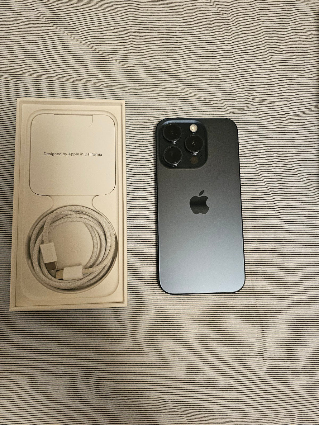 Apple iPhone 15 pro unlocked 6O17
