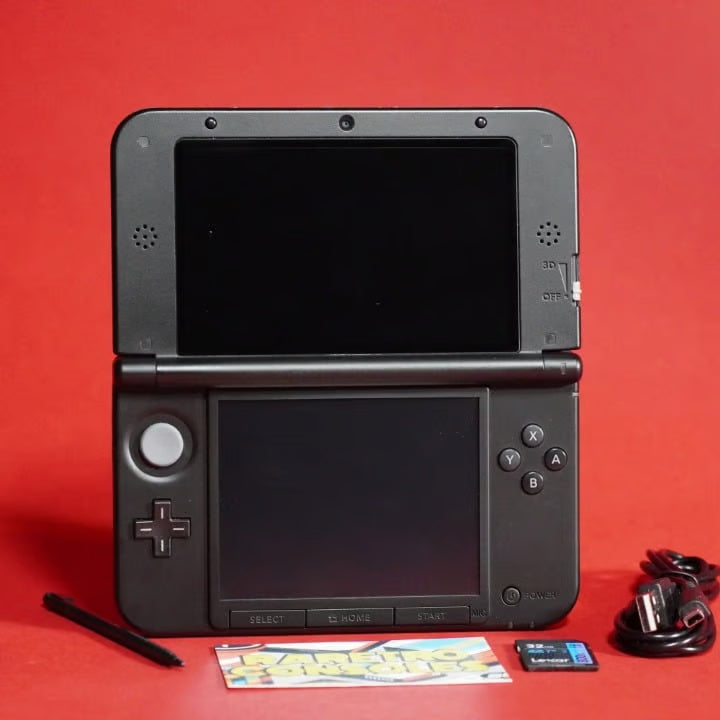 Nintendo 3DS XL Pok茅mon Center Charizard Edition W/ 32GB, Charger & 70+ Games