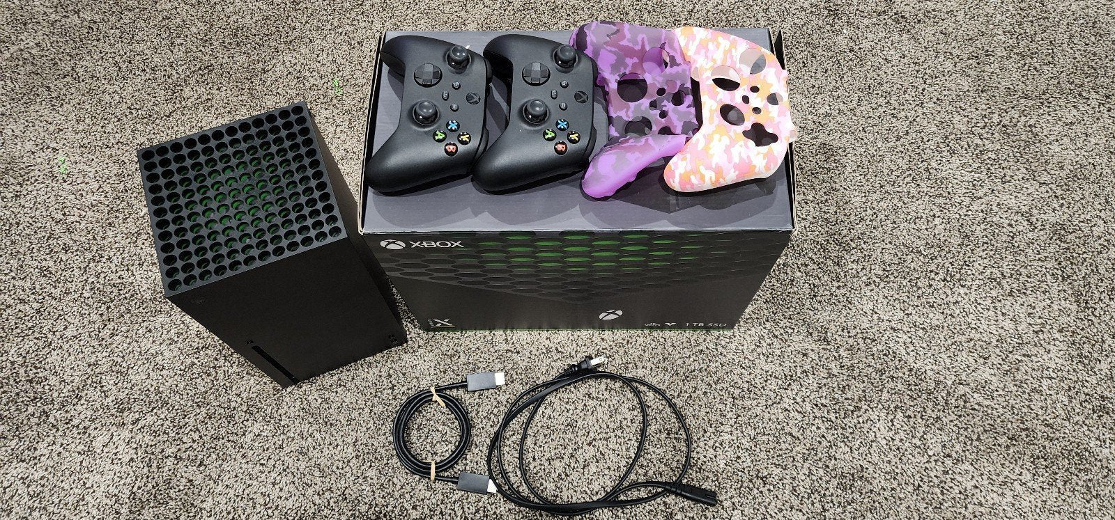 Xbox Series X Console 1TB bundle 1J67