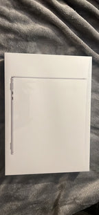 Apple Macbook Air 13in.  M2 3.49 GHz  256GB SSD 9X75