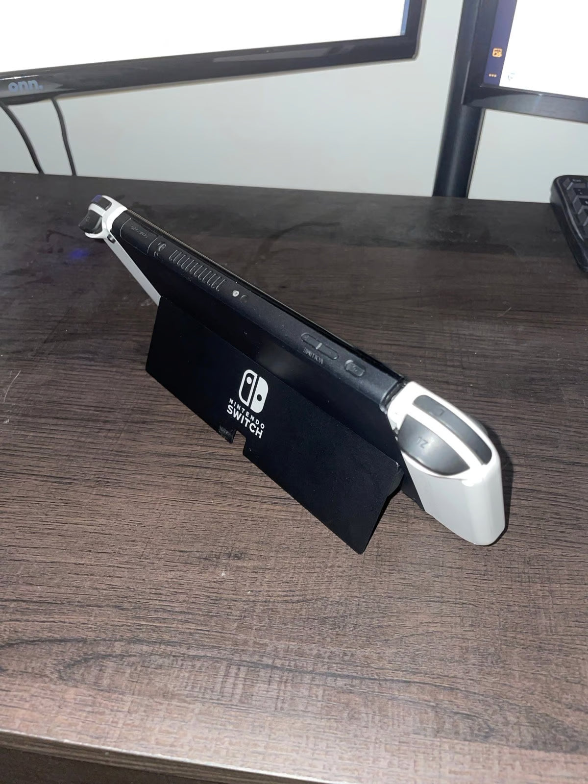 Nintendo Switch OLED Model Complete Set (With Mario Kart Switch Case) 2X72