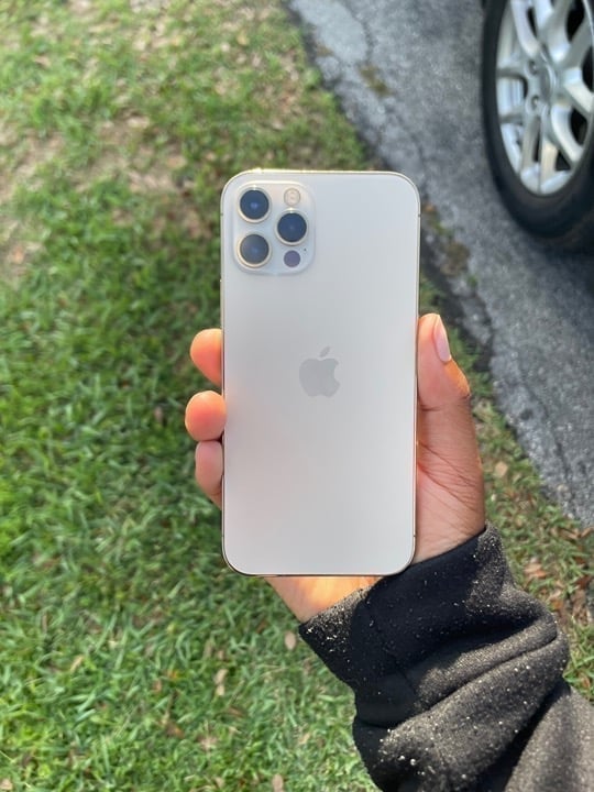 Unlocked Apple iPhone 12 Pro in Gold 2N39