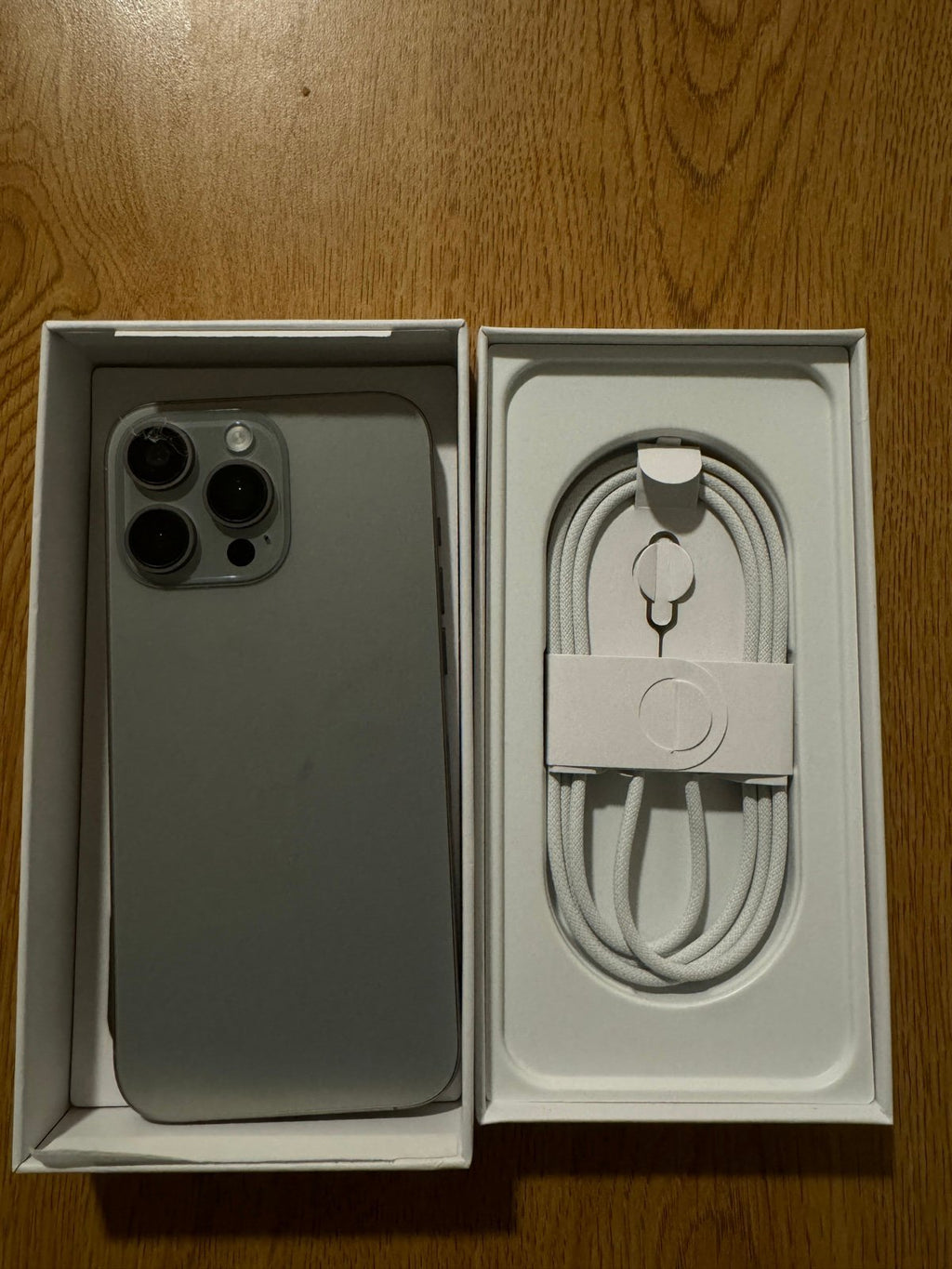 Apple iPhone 16 2J62