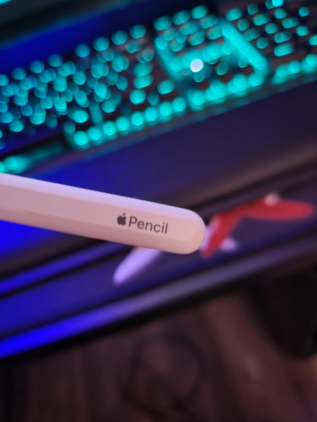 ipad pro 4th generation with Magic Keyboard and Apple Pencil 2 5R76