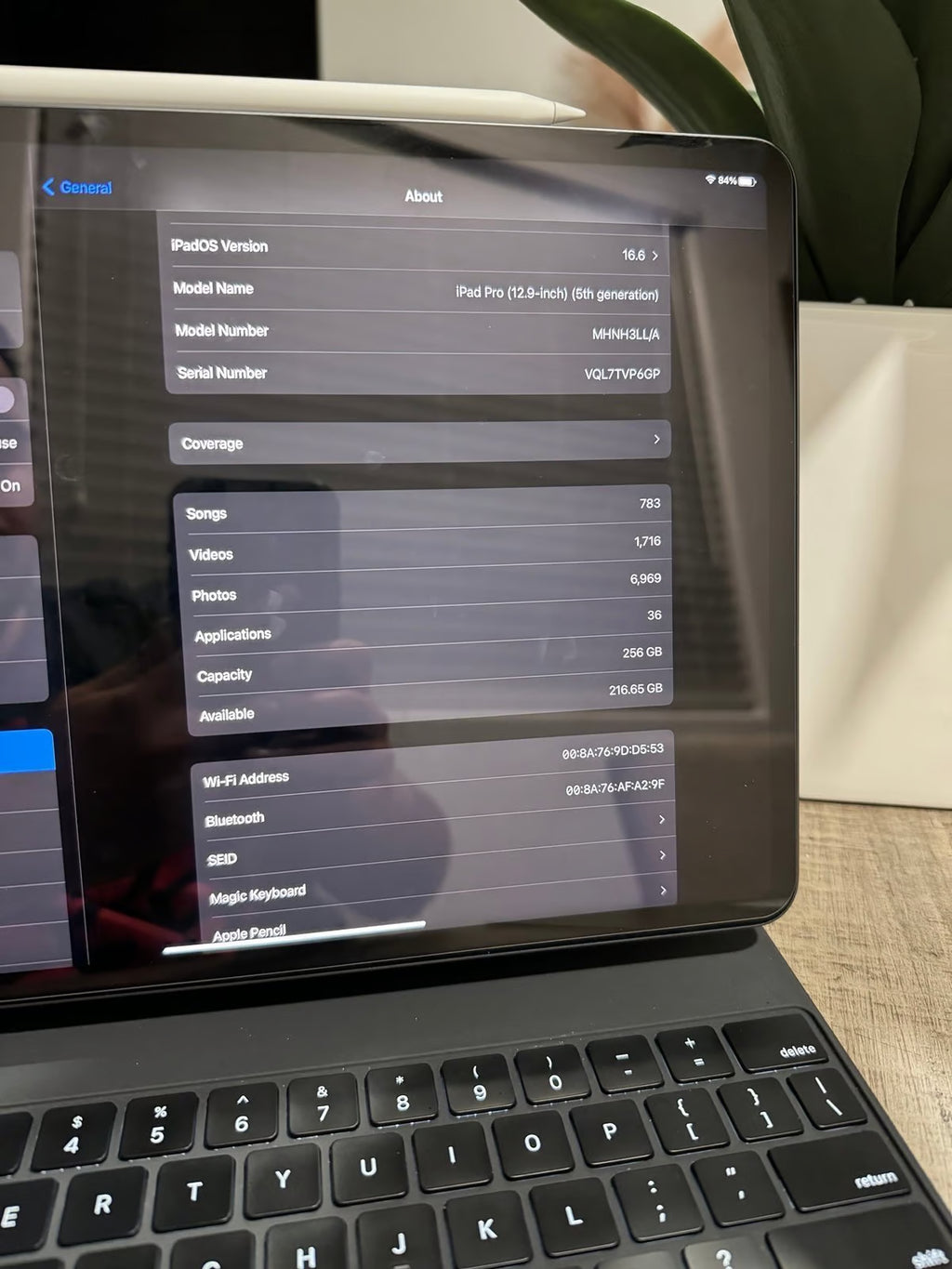 Apple iPad Pro 5th Generation 256 GB 12.9 in 6Z28