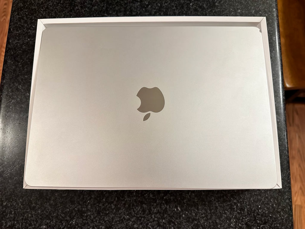 Apple MacBook Air M2 3.50GHz 2022 256GB SSD 8GB RAM A2681 - Excellent 6L27
