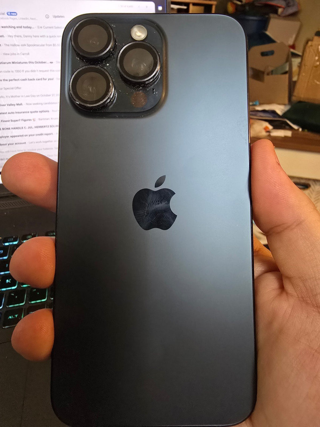 Apple iphone 15 pro max with box & case 3O73