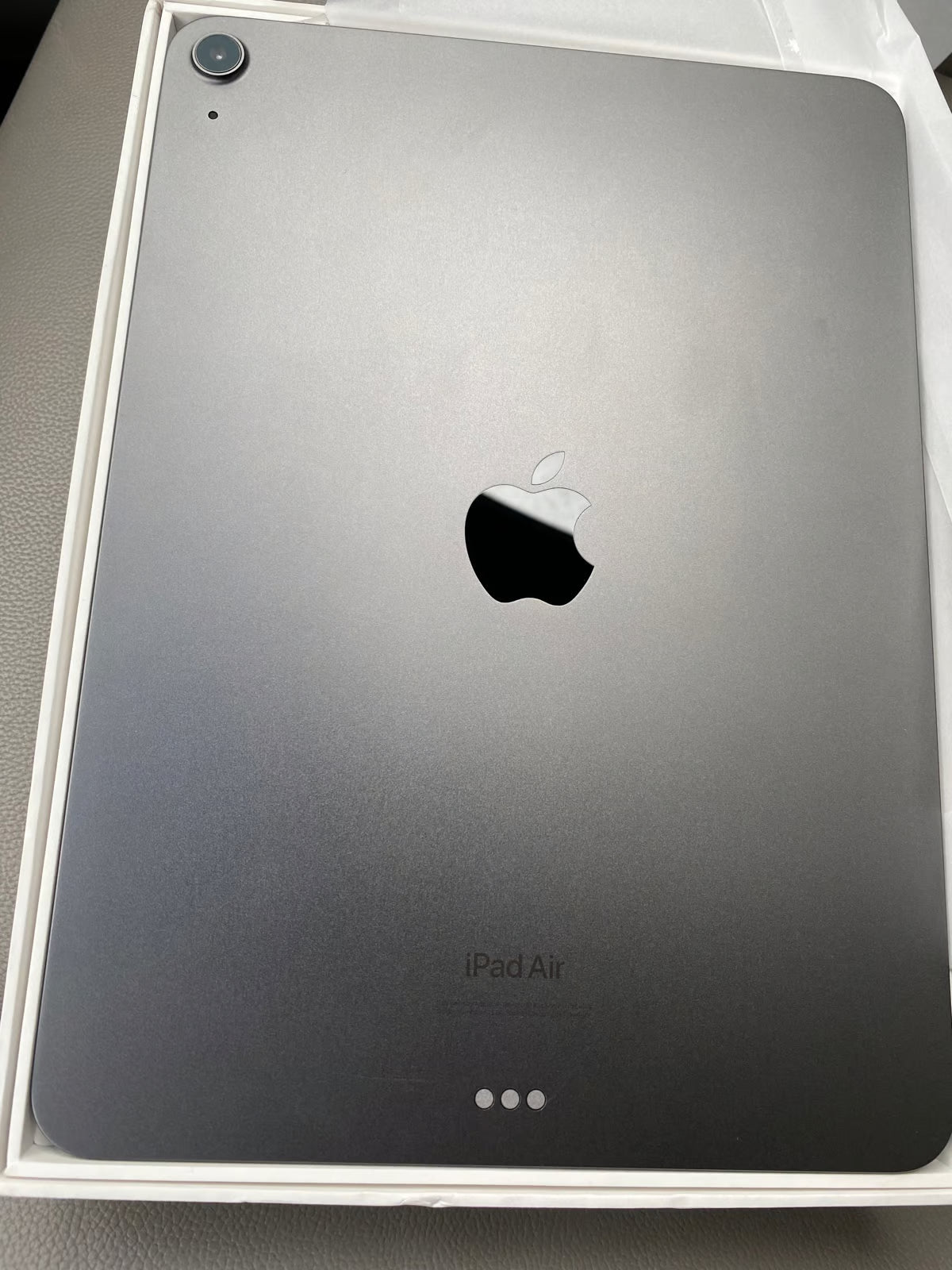 Apple iPad Air 5th Generation 64 GB in Black 7C31