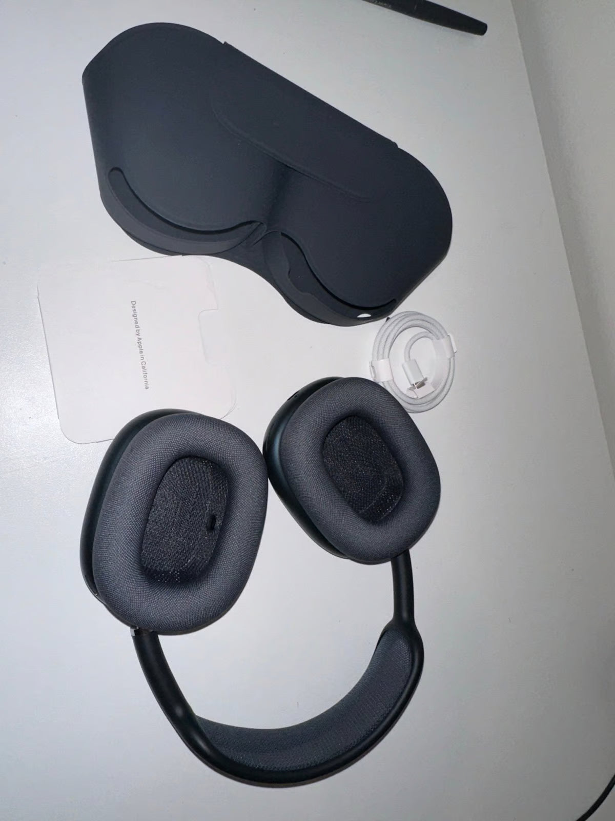 AirPods Max - Midnight * LIKE NEW* (AppleCare+) 1M51