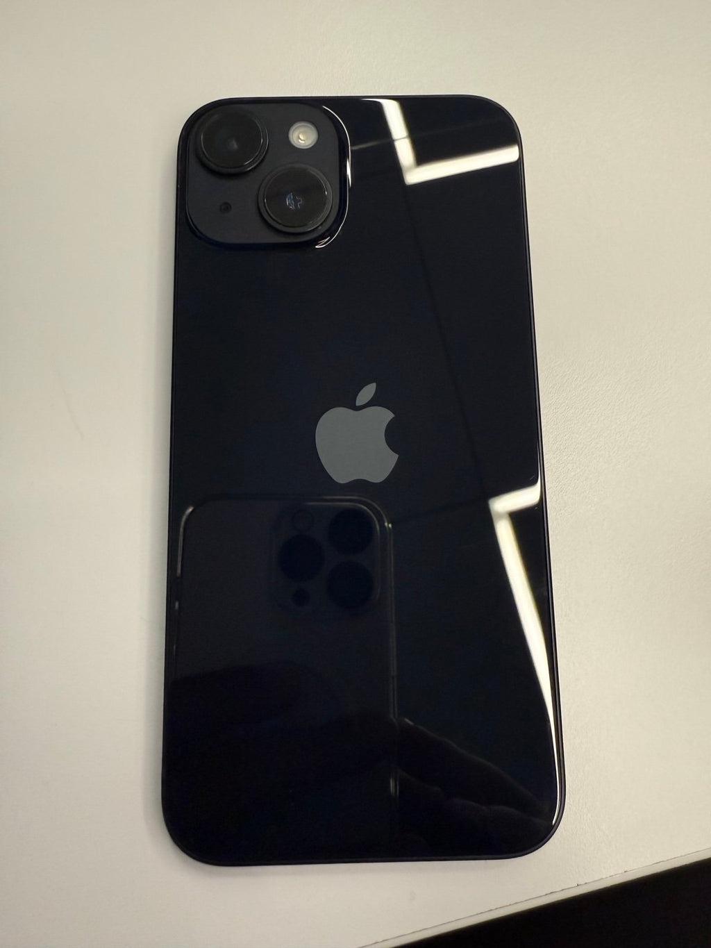 iPhone 14 256 gb- unlocked 2J63