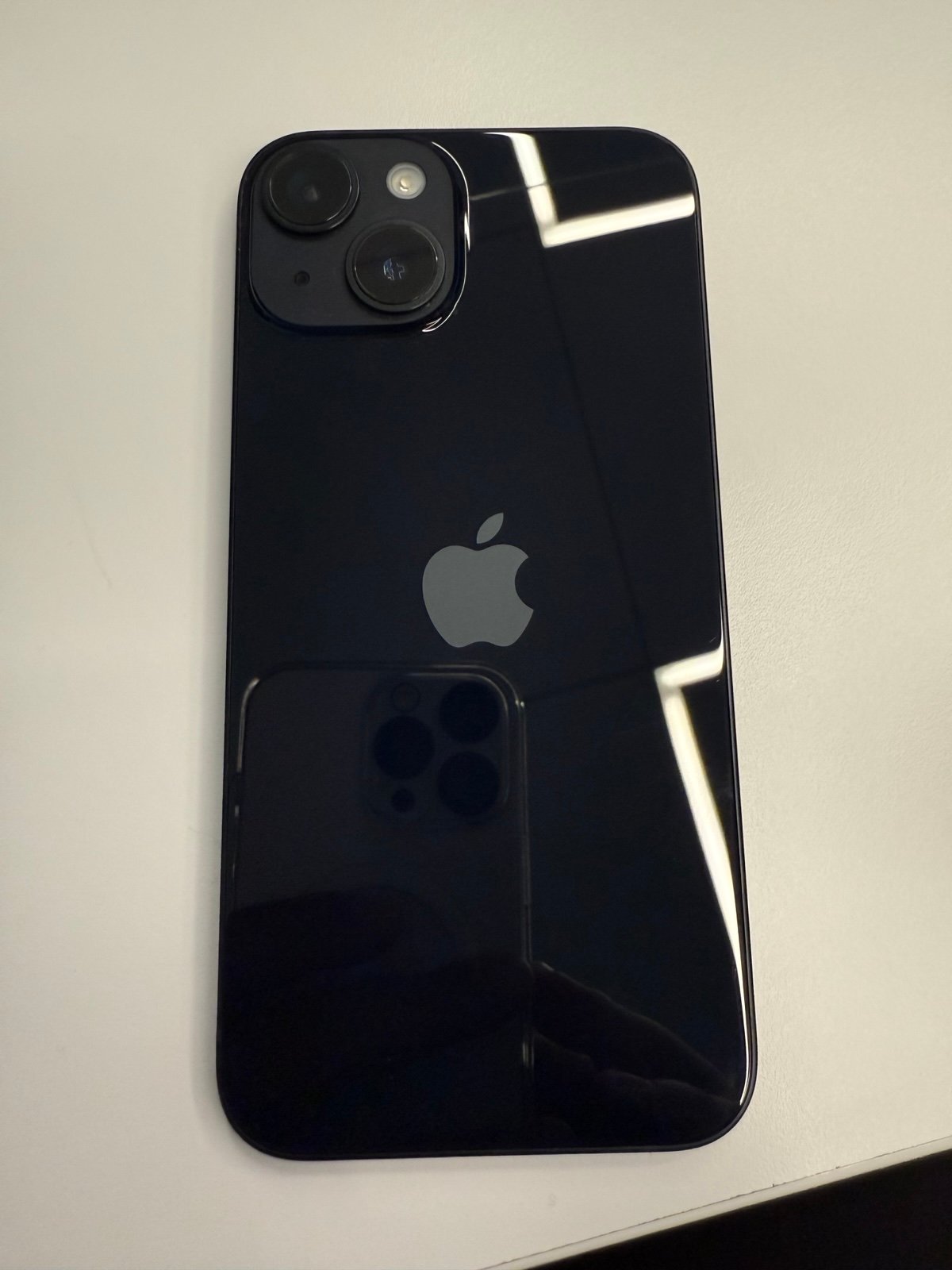 iPhone 14 256 gb- unlocked 2J63