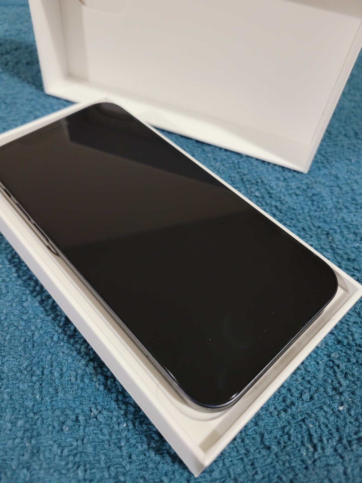 Apple iPhone 12 64 gb unlocked 8C98