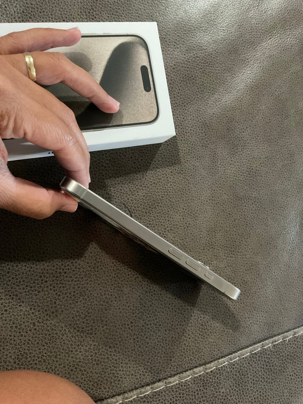 Unlocked iPhone 15 pro 128gb 7S39