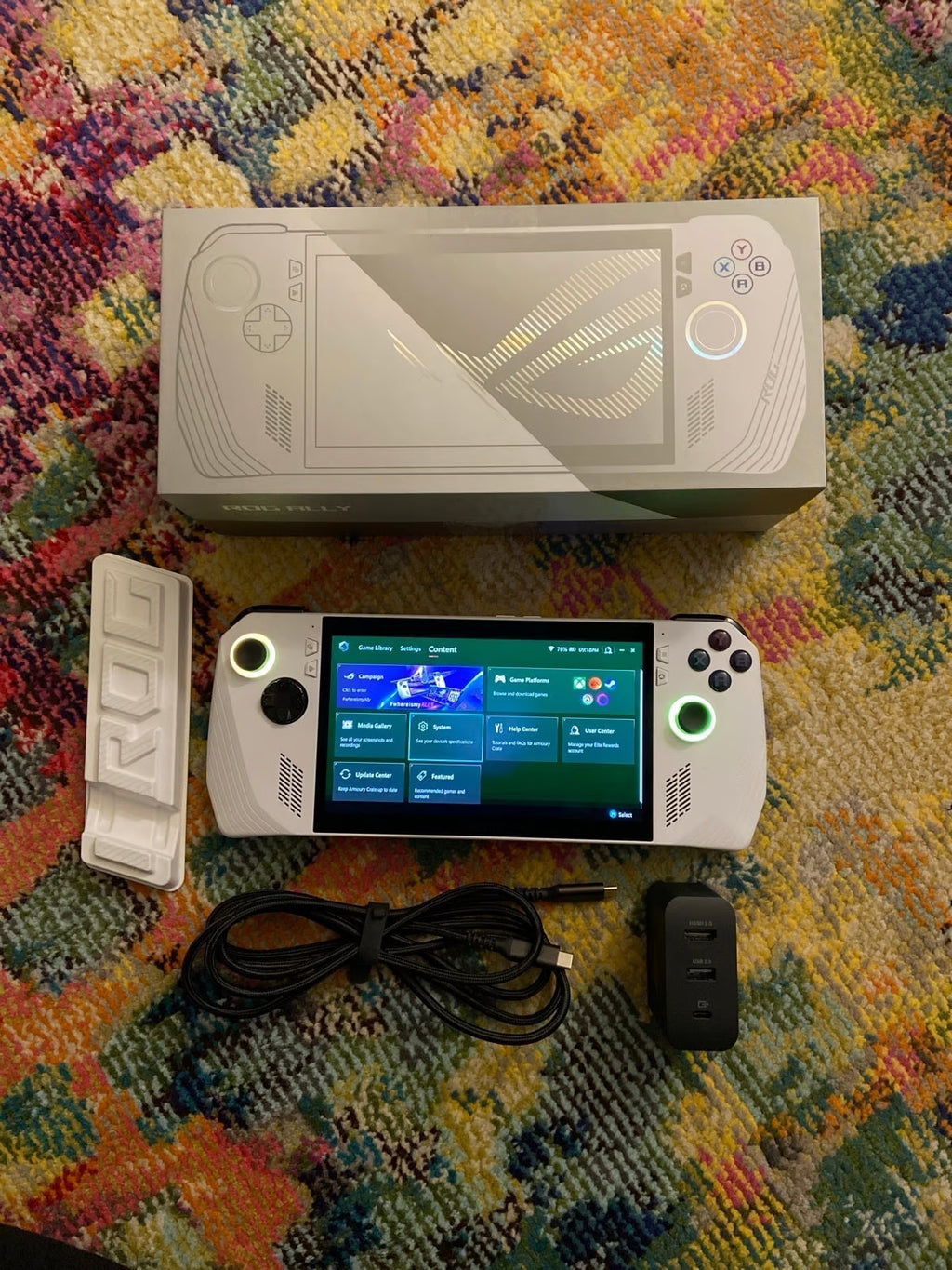 ASUS rog ally z1 extreme with official charger dock 2J61