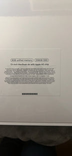 Apple Macbook Air 13in.  M2 3.49 GHz  256GB SSD 9X75