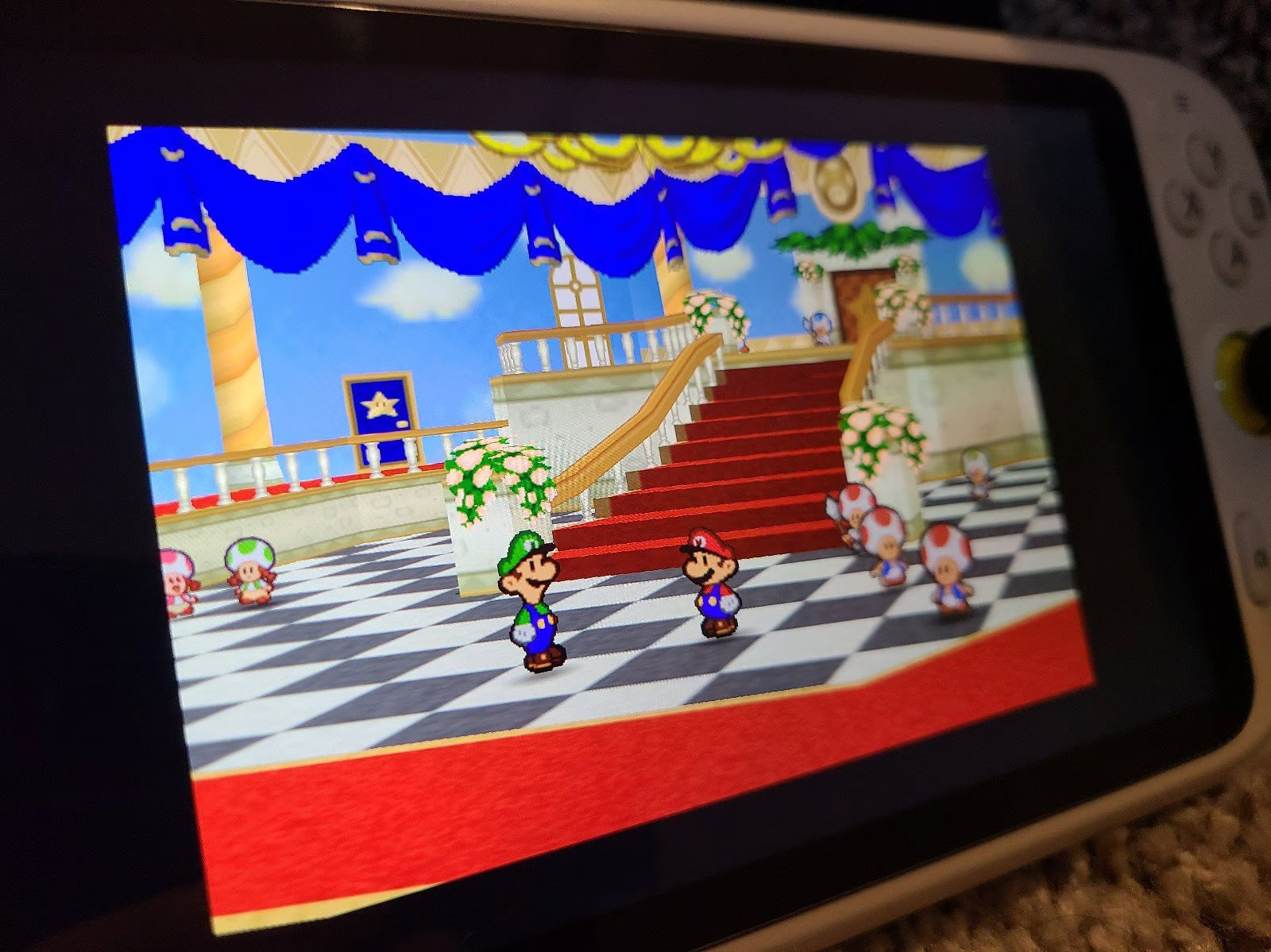 Logitech G Cloud Video Game Handheld - Xbox / PS5 Streaming and Emulation 1N21