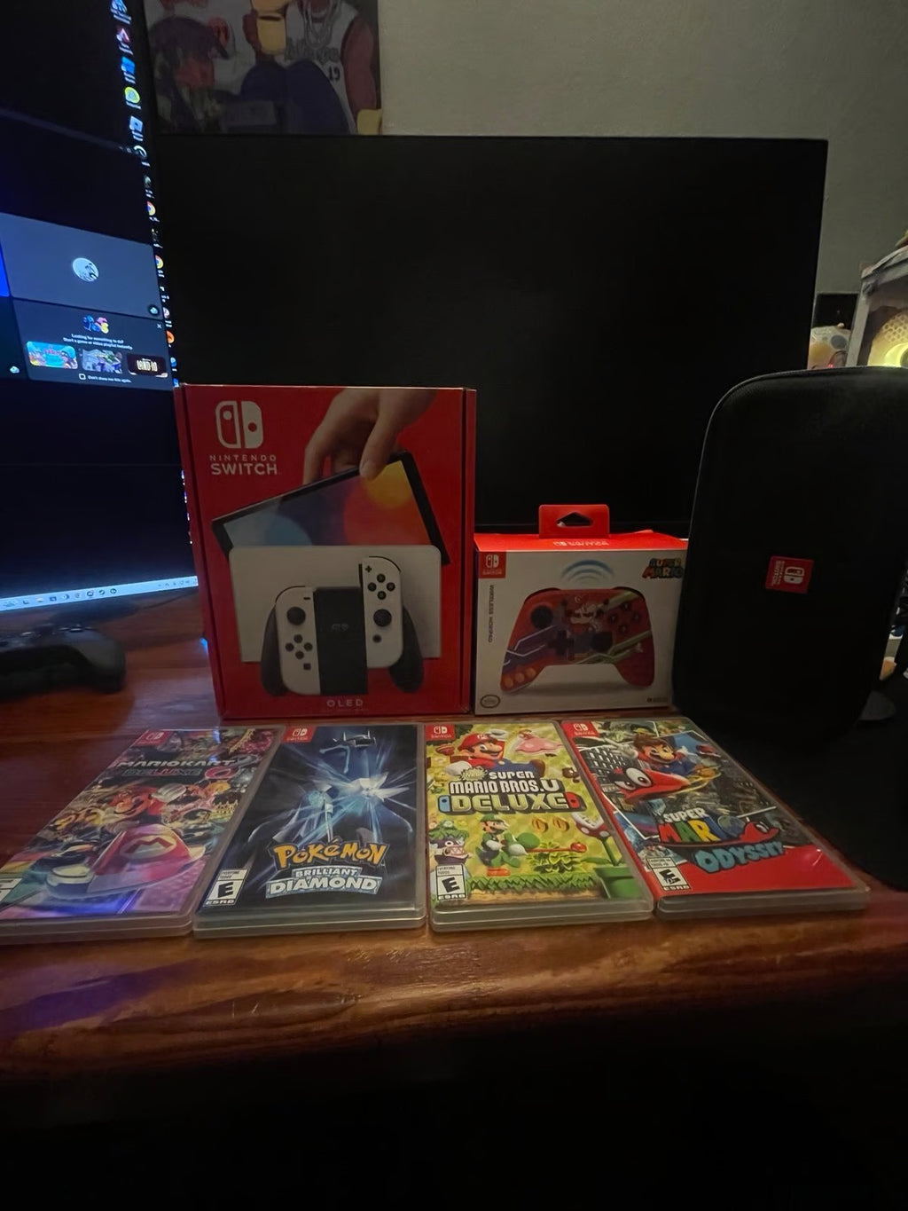 Nintendo switch (Oled Model) Bundle Like New In Box 7S88