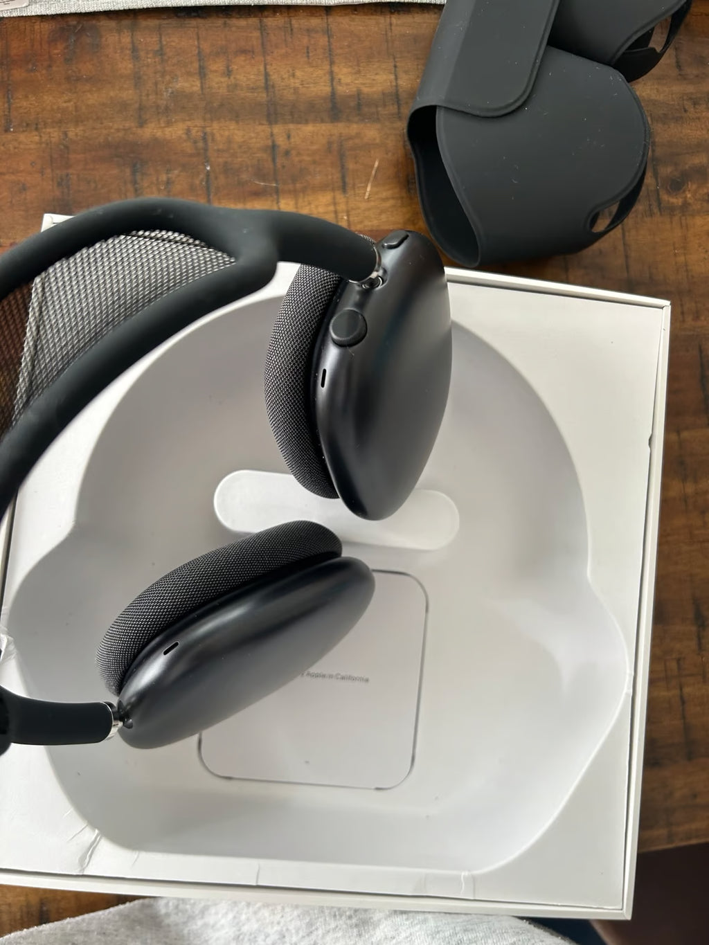 Airpod max black 1Q11