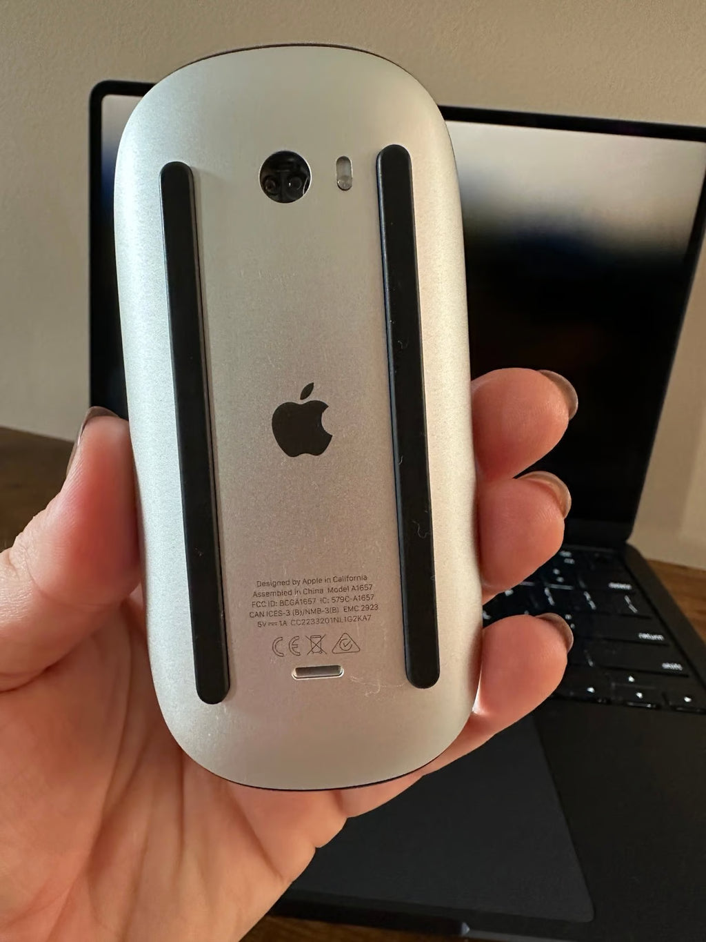 Macbook Air M2 13in 256GB SSD Storage midnight and Magic Mouse 8O87