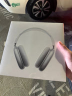 Apple AirPods Max comes with receipt 5U56