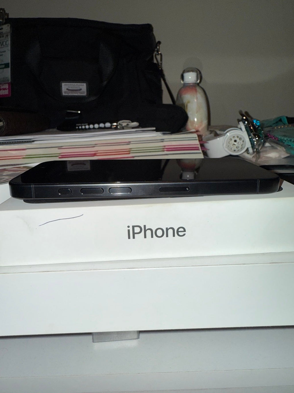 iPhone 15 pro 128 gb black with black apple case 8C12