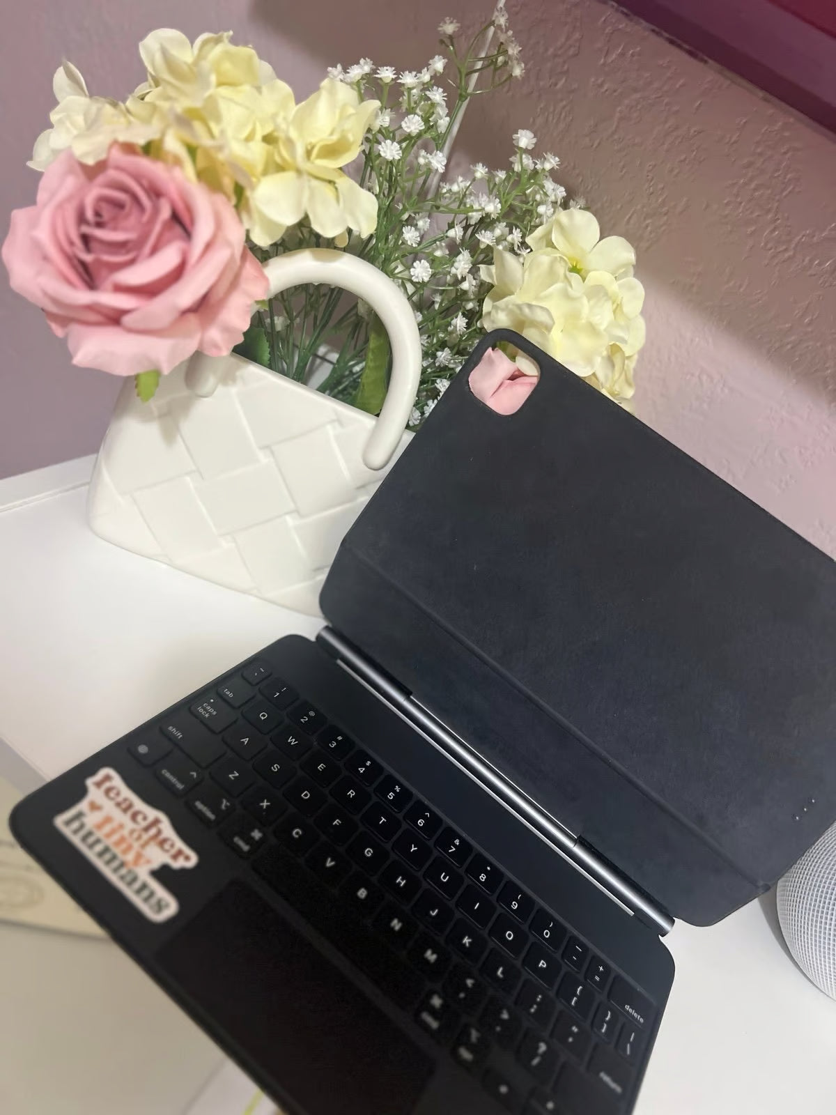 iPad Air 4th Generation with Magic Keyboard 5G51