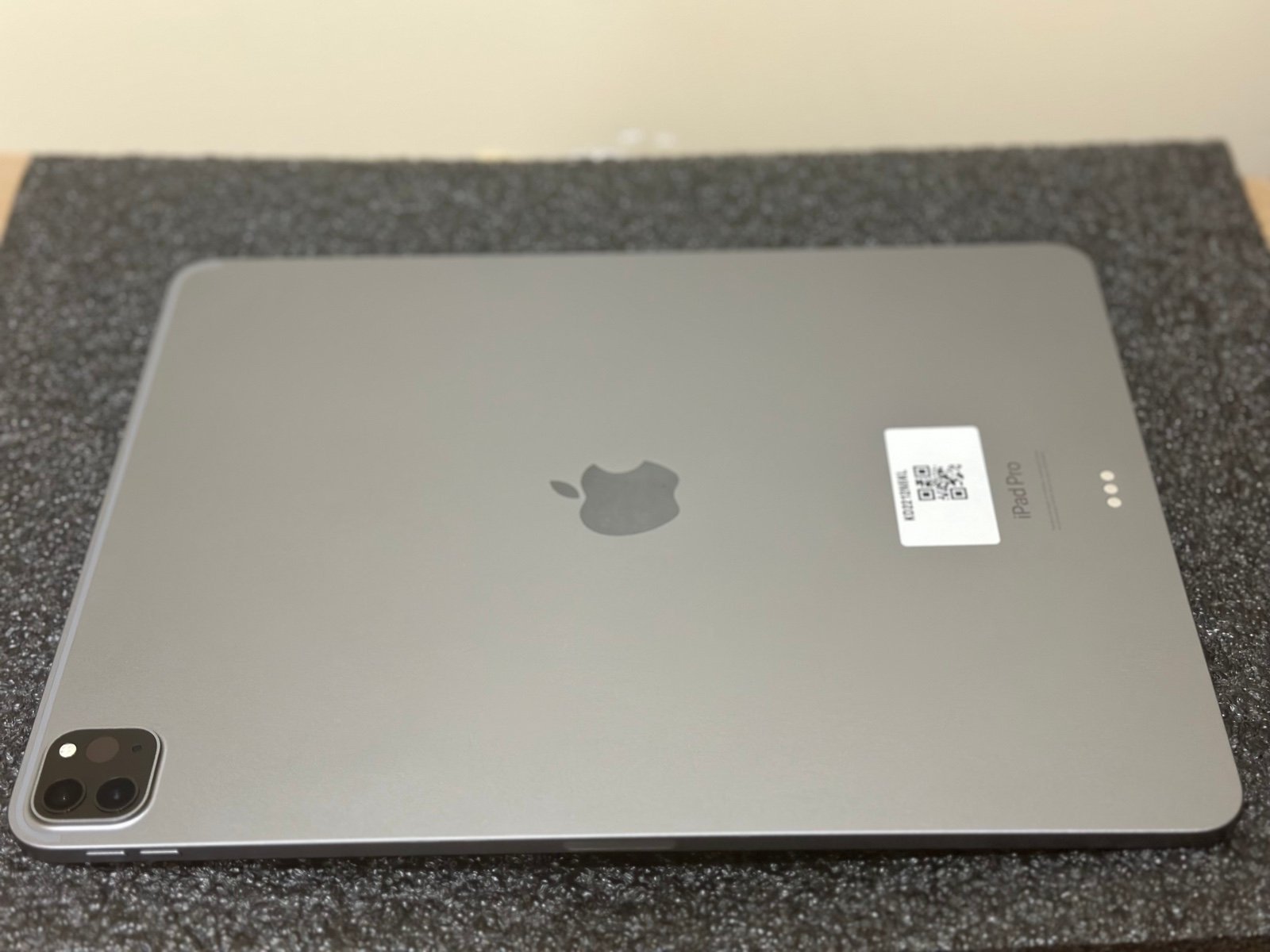 Apple ipad pro 12.9 6th gen M2  128 gb wifi 3M85